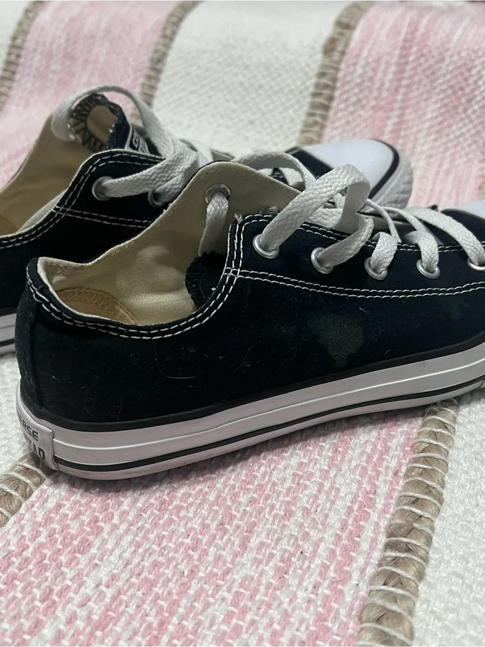 Converse Chuck Taylor Low Tops – Youth Size 3Y